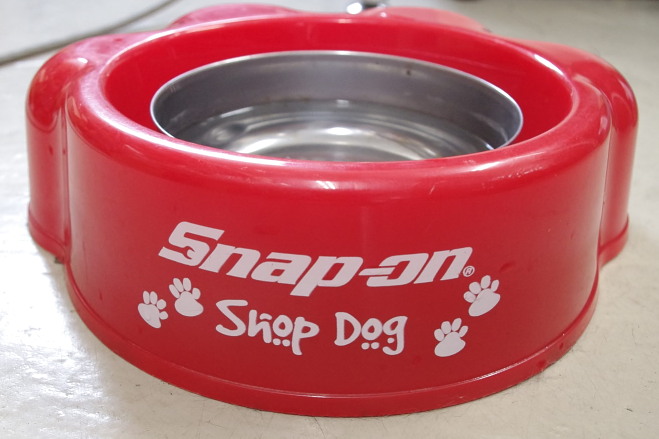 70110722_Snap_ON_Shop_Dog_1-2.jpg